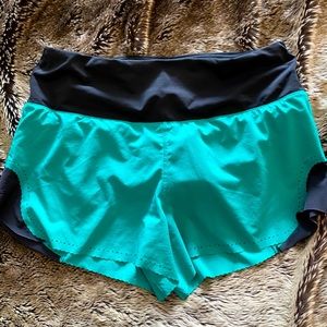 Lululemon scalloped edge running shorts Size 10